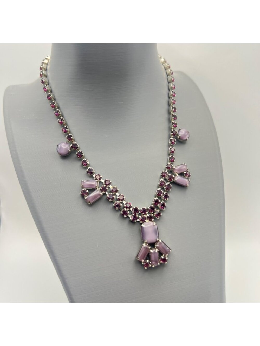 Vtg Purple Rhinestone Necklace Lavender Moonglow Glass Cabochons 15" Silver Tone